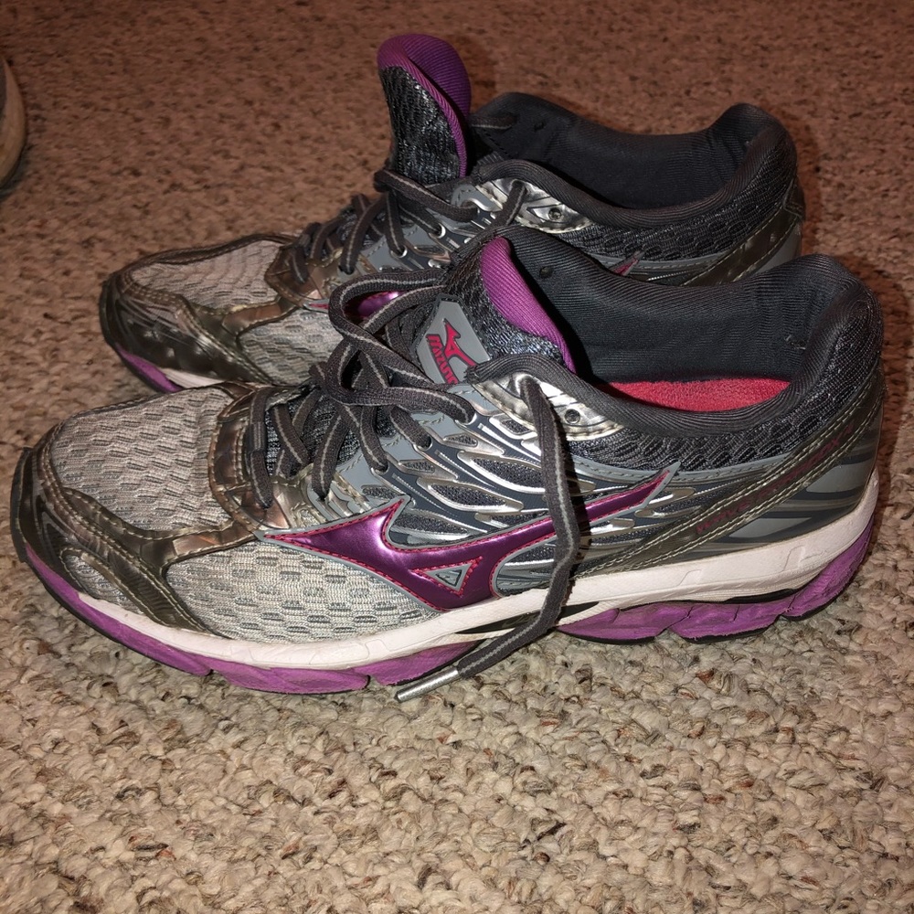 Mizuno Tennis Shoes